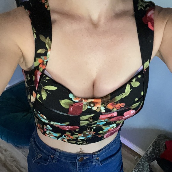 Floral crop top with padding - Picture 3 of 5